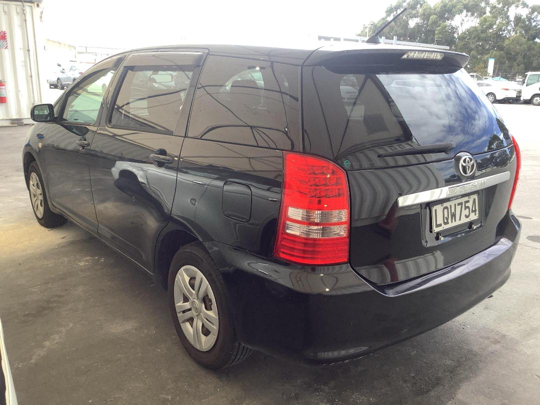 Photo '8' of Toyota Wish