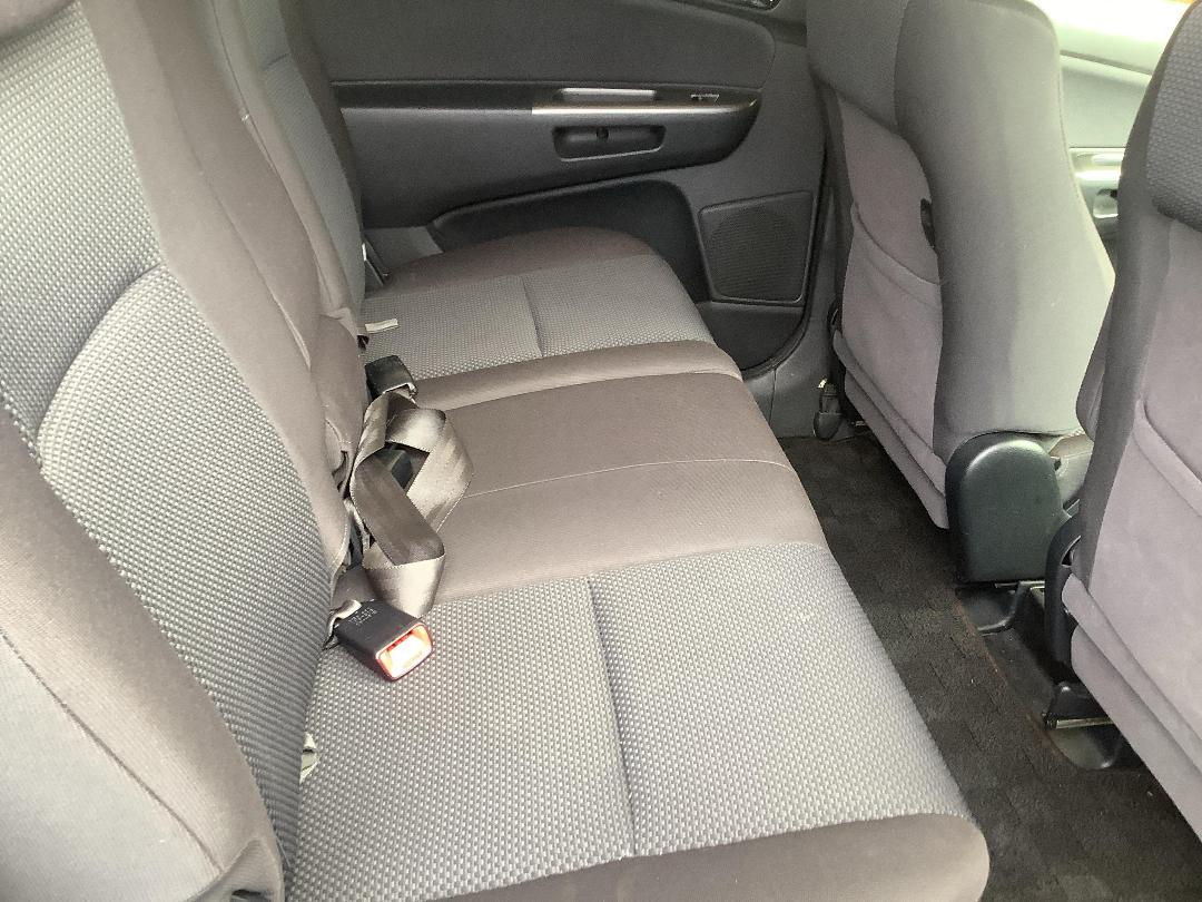 Photo '13' of Toyota Wish