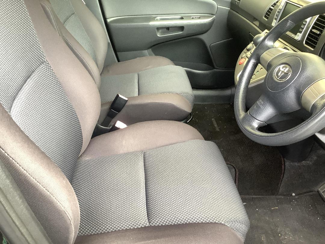 Photo '16' of Toyota Wish