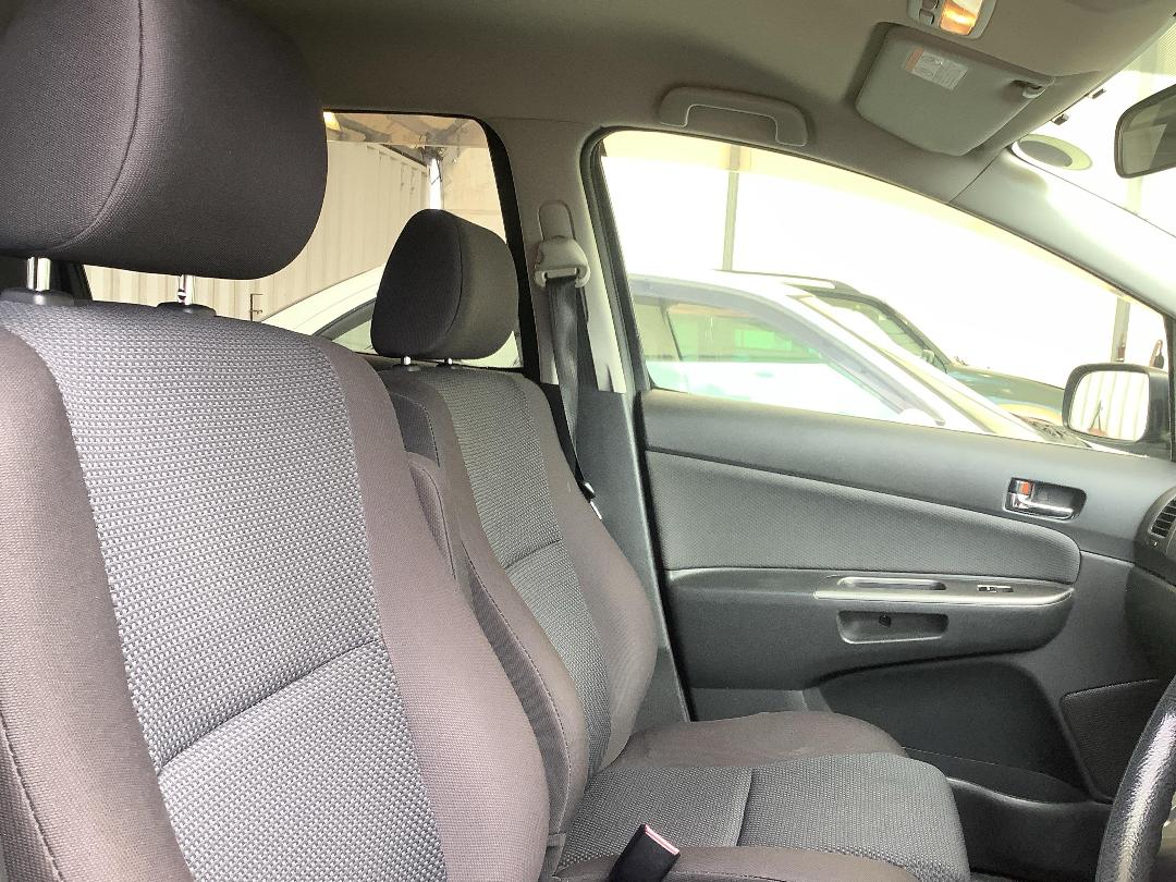 Photo '17' of Toyota Wish