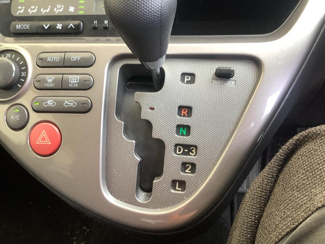 Photo '19' of Toyota Wish