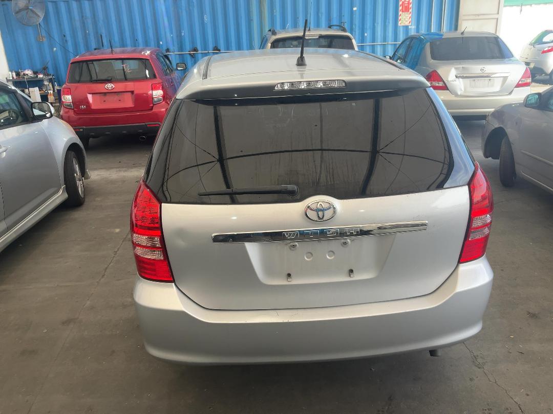 Photo '11' of Toyota Wish
