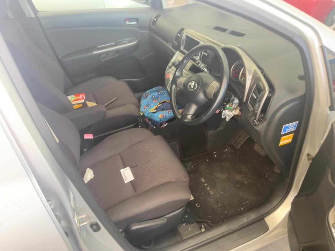 Photo '19' of Toyota Wish