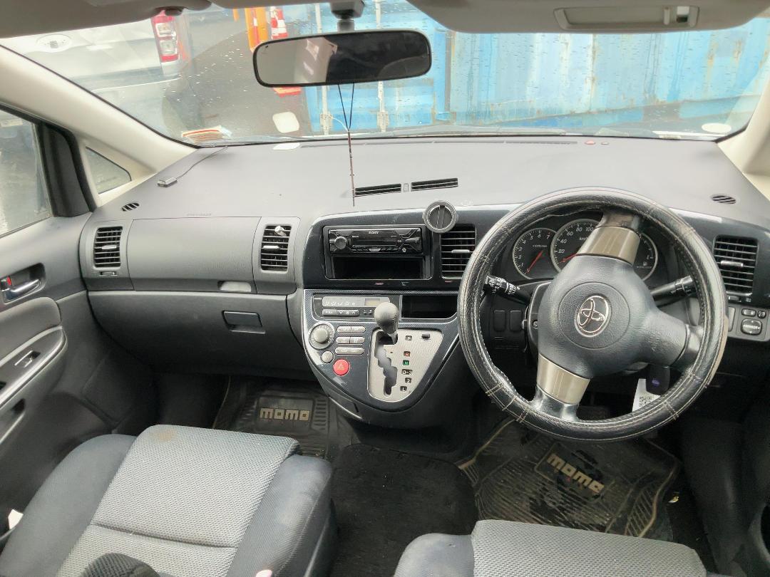 Photo '19' of Toyota Wish