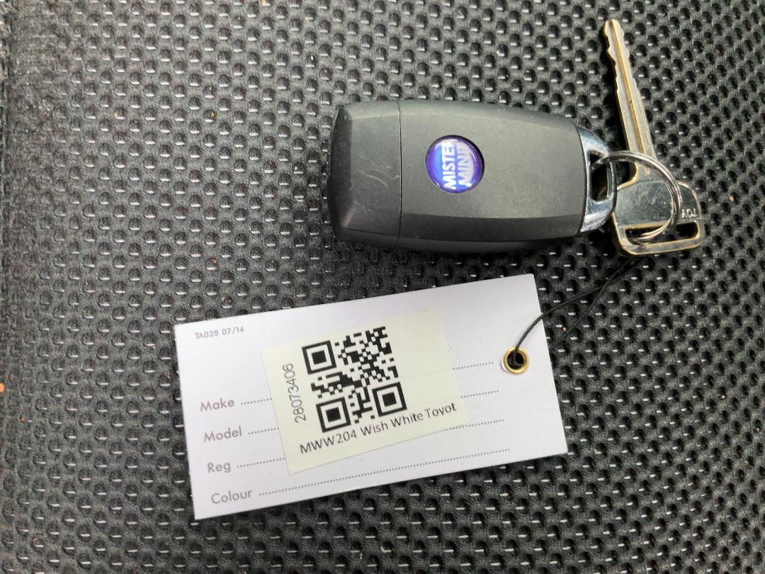 Photo '28' of Toyota Wish