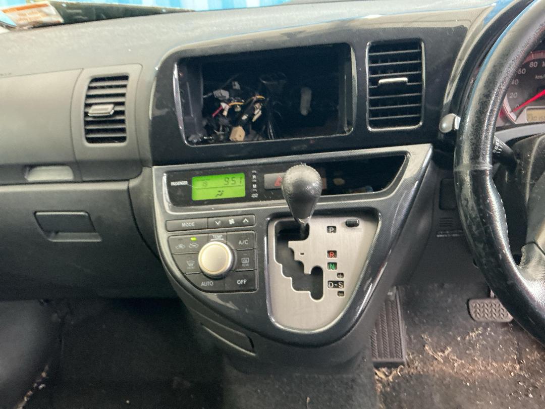 Photo '9' of Toyota Wish