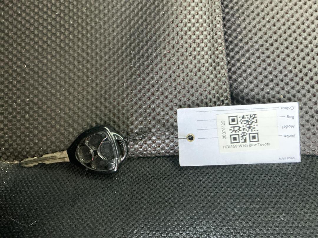 Photo '10' of Toyota Wish