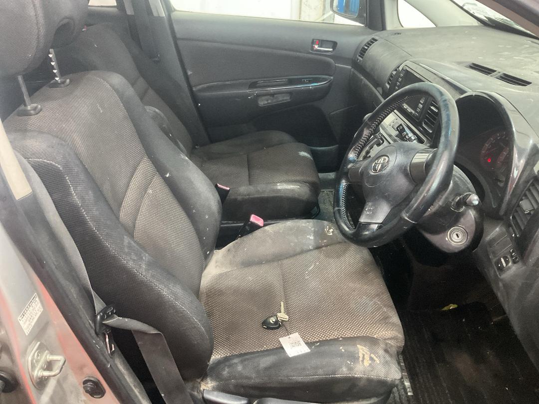 Photo '16' of Toyota Wish