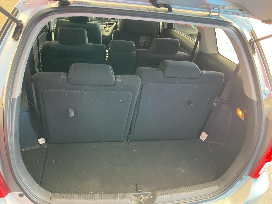 Photo '11' of Toyota Wish