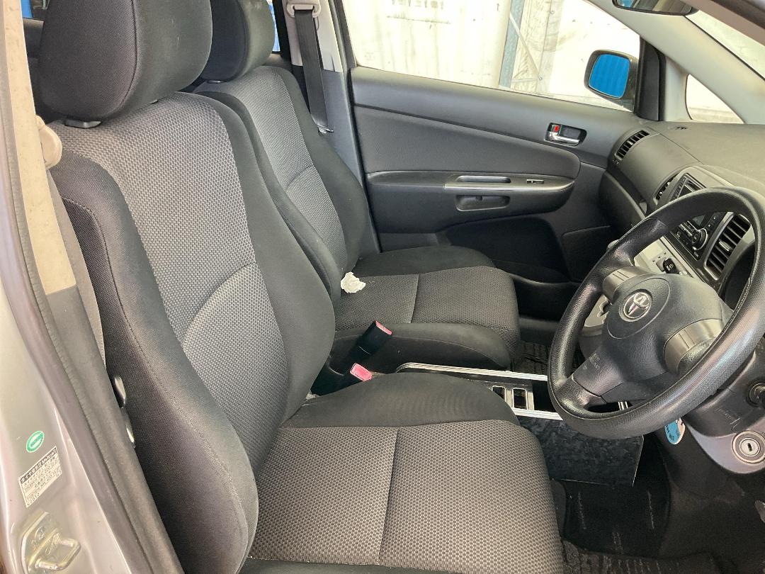 Photo '13' of Toyota Wish