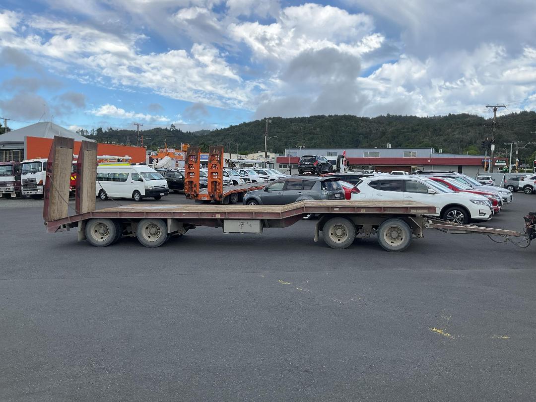 Photo '3' of TRAILER OPINION 4AT-STD TRANSPORTER Transporter Full