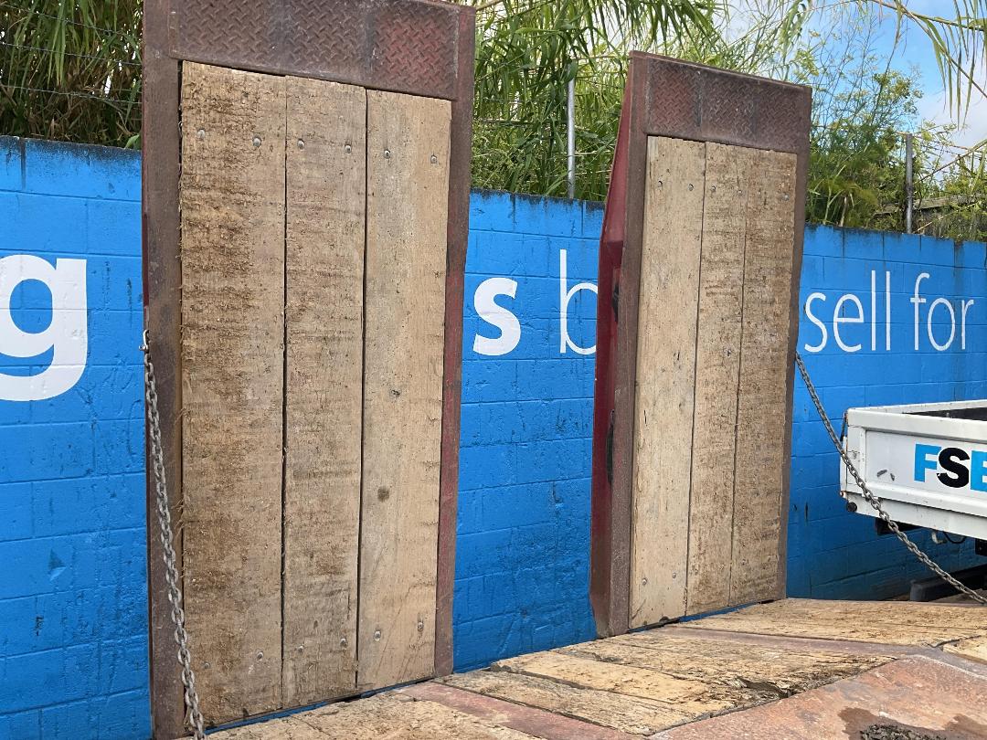 Photo '17' of TRAILER OPINION 4AT-STD TRANSPORTER Transporter Full