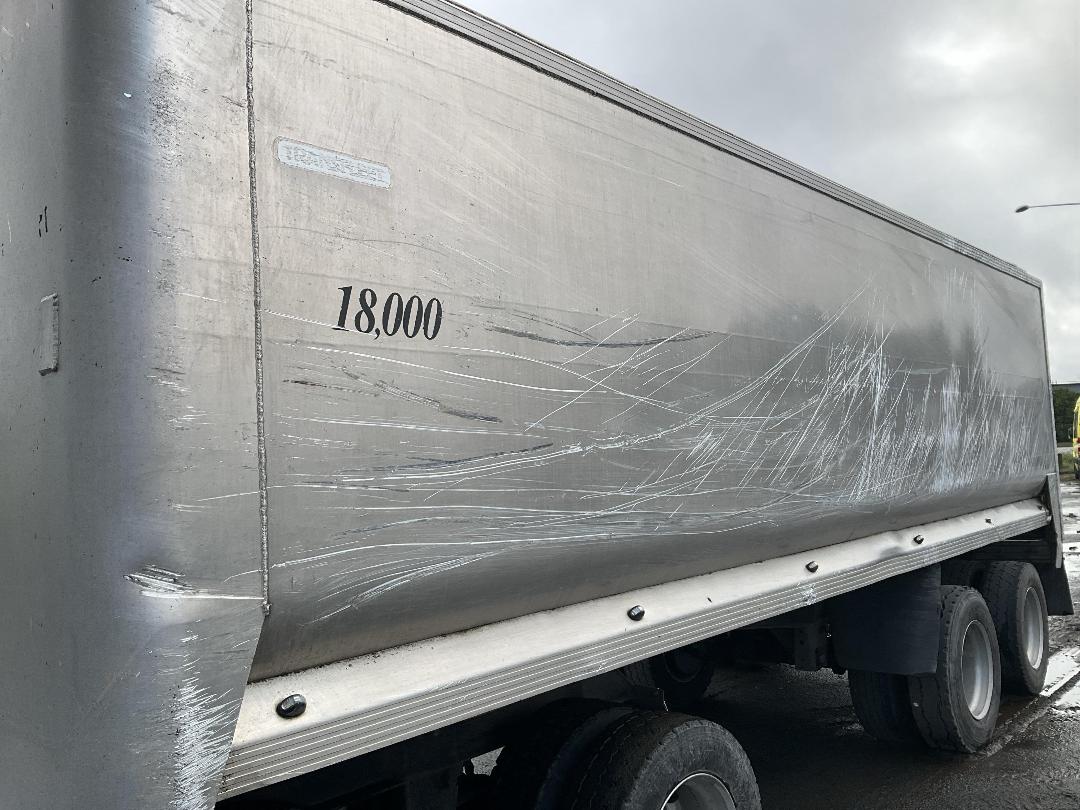 Photo '32' of TRANSFLEET 4TDH-27 -ABP2BP2-60.-TE440 Tipper Trailer