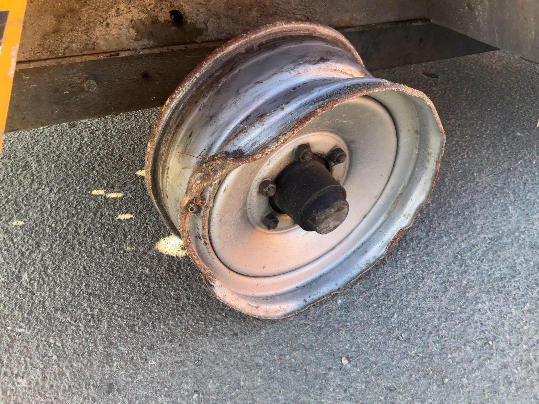 Photo '12' of Vermeer Wood Chipper Chipper Photo '12' of Vermeer Wood Chipper Chipper