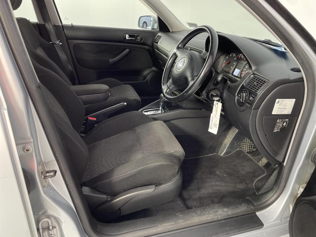 Photo '16' of Volkswagen Golf Photo '16' of Volkswagen Golf