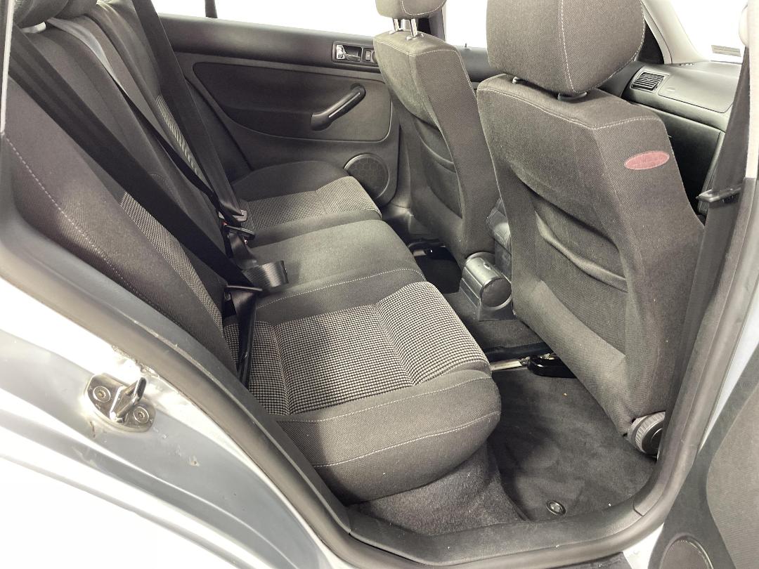 Photo '20' of Volkswagen Golf Photo '20' of Volkswagen Golf