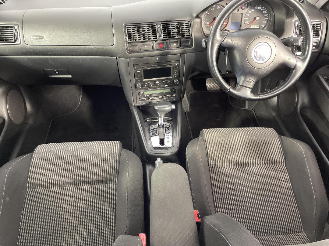 Photo '18' of Volkswagen Golf Photo '18' of Volkswagen Golf