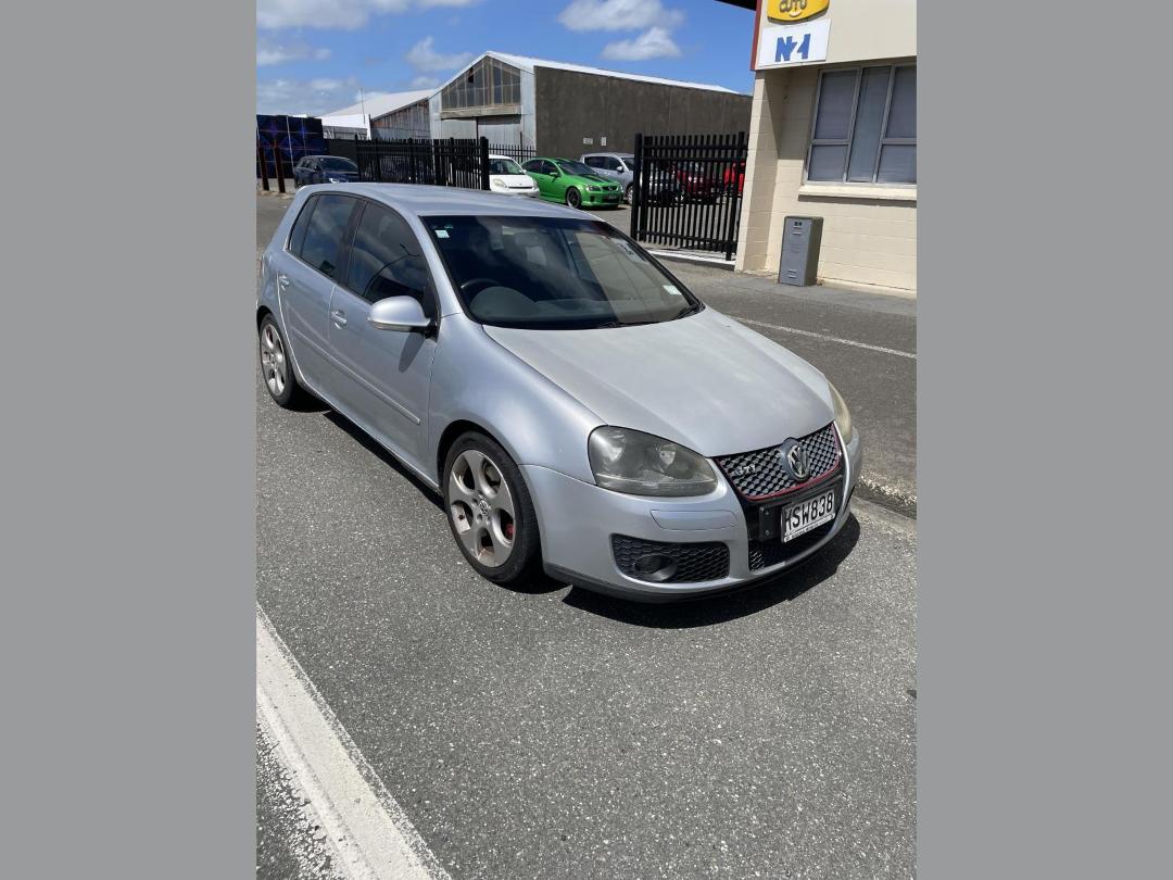 Photo '2' of Volkswagen Golf T GTI