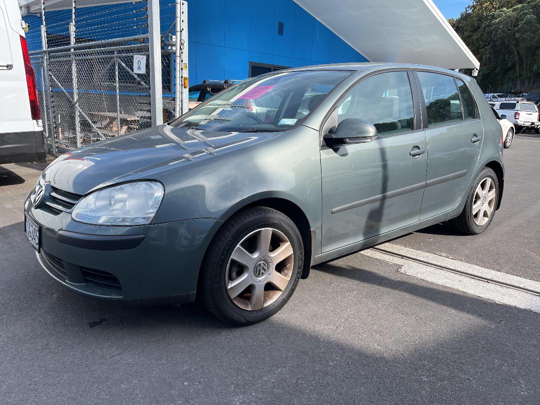 Photo '2' of Volkswagen Golf FSI TIP