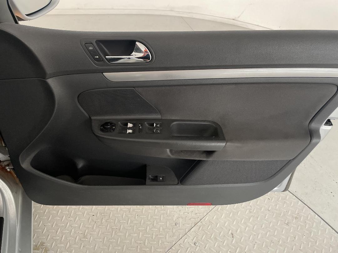 Photo '15' of Volkswagen Golf Photo '15' of Volkswagen Golf