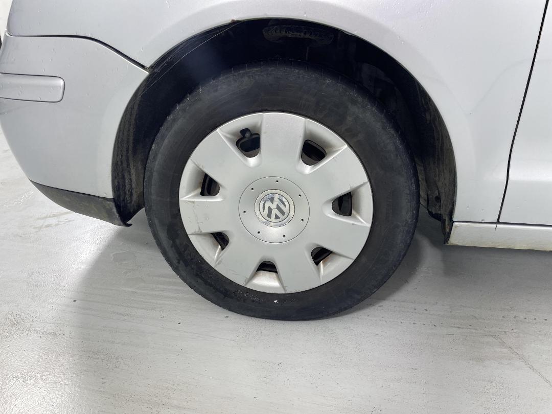 Photo '8' of Volkswagen Polo Photo '8' of Volkswagen Polo