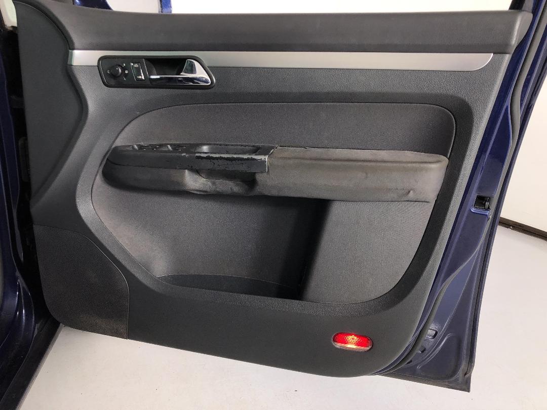 Photo '15' of Volkswagen Touran Photo '15' of Volkswagen Touran