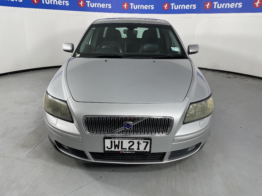 Photo '2' of Volvo V50