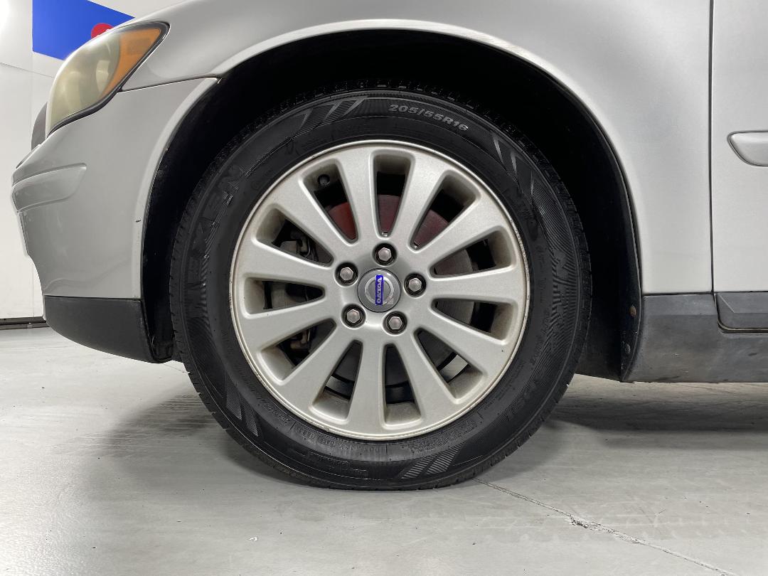 Photo '10' of Volvo V50