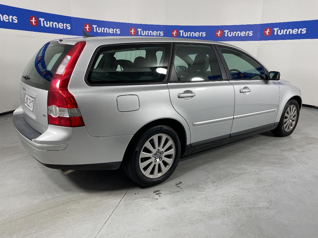 Photo '7' of Volvo V50