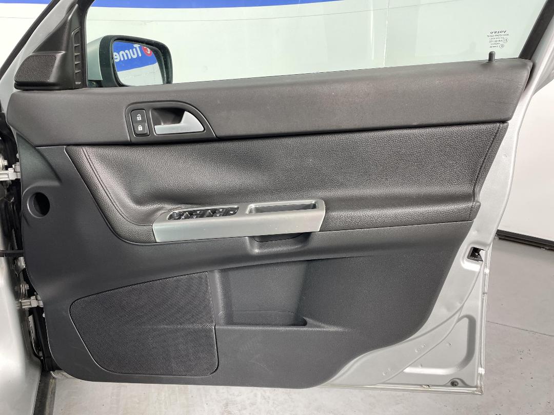 Photo '15' of Volvo V50