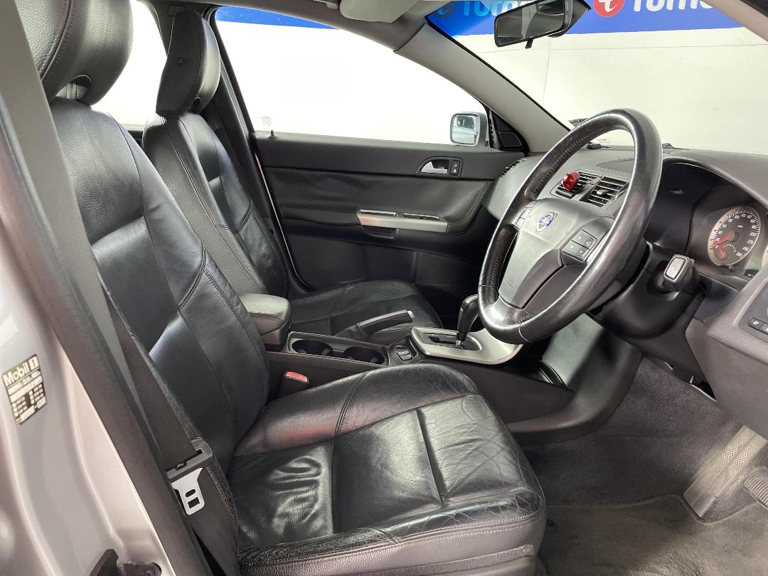 Photo '16' of Volvo V50