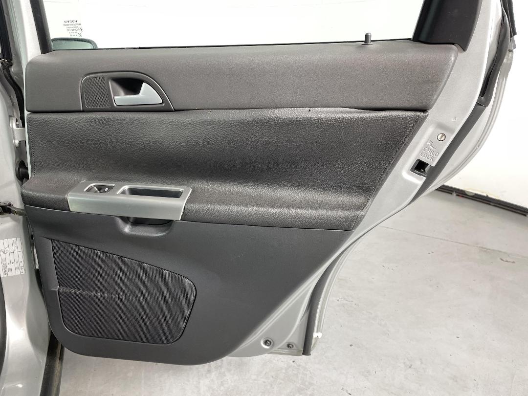 Photo '19' of Volvo V50