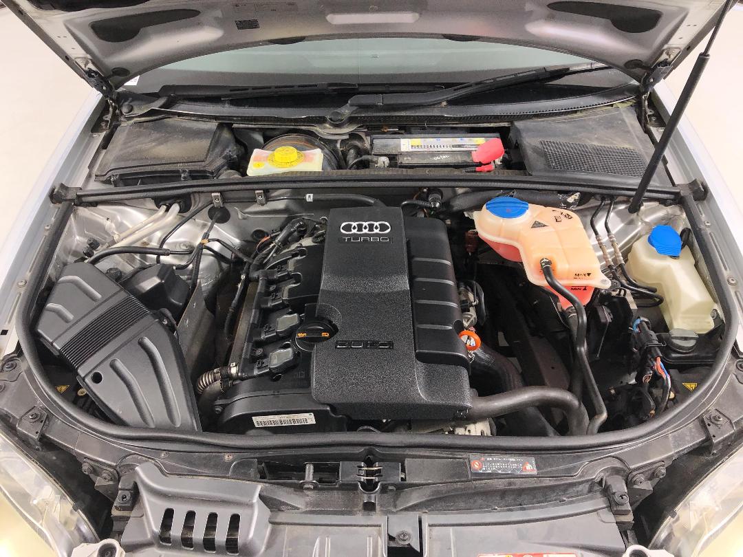 Photo '11' of Audi A4 2.0T