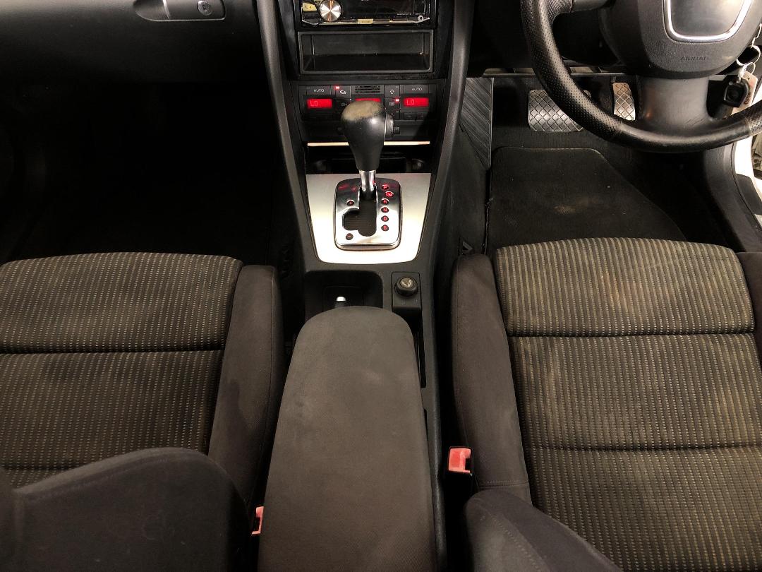 Photo '16' of Audi A4 2.0T