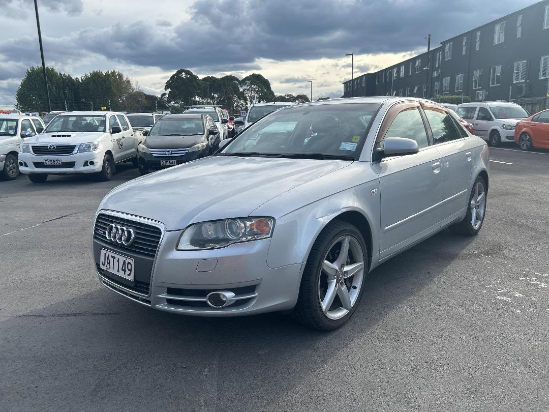 Photo '4' of Audi A4 2.0T Quattro Photo '4' of Audi A4 2.0T Quattro