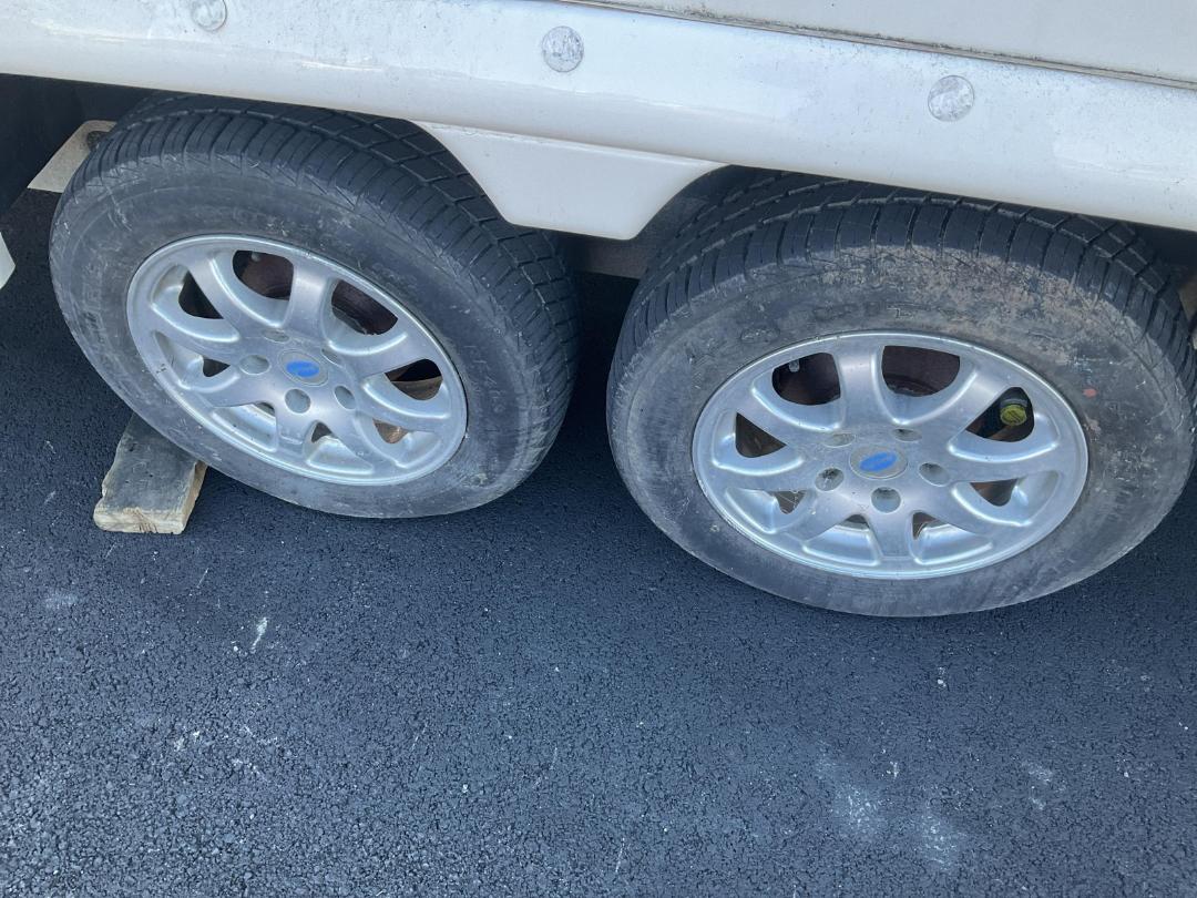 Photo '22' of Bailey Senator Caravan - Tandem Photo '22' of Bailey Senator Caravan - Tandem