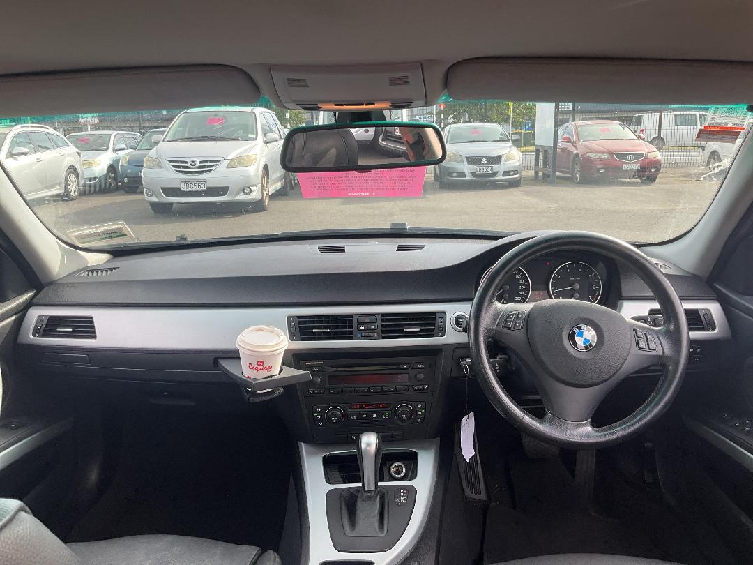 Photo '10' of BMW 3 Series 320I