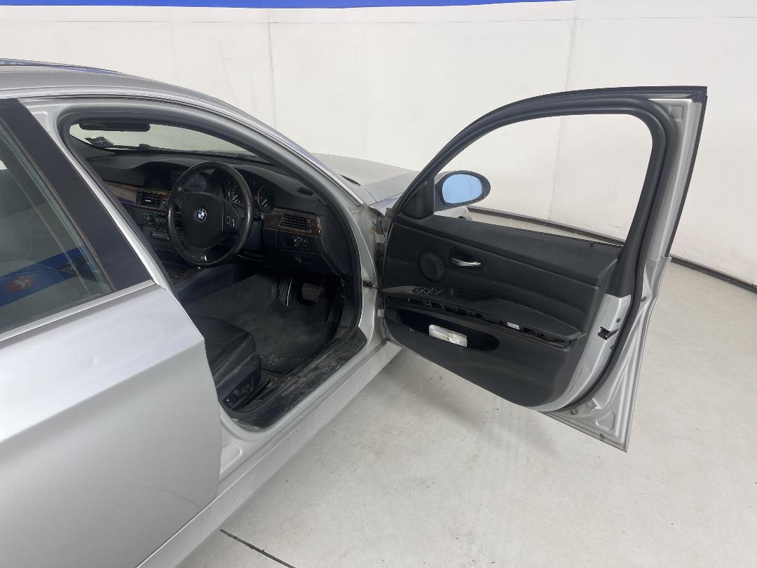 Photo '13' of BMW 3 Series 330I