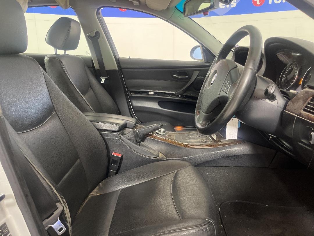 Photo '14' of BMW 3 Series 330I