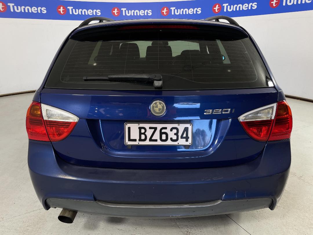 Photo '6' of BMW 320I Photo '6' of BMW 320I