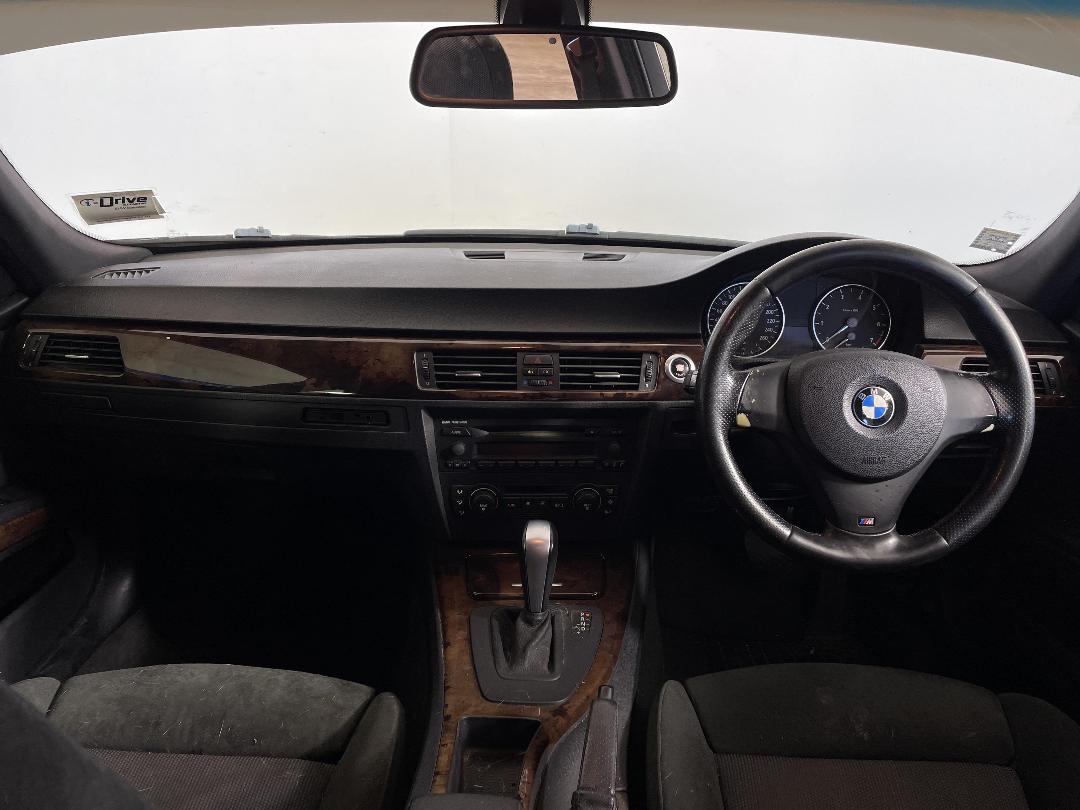 Photo '17' of BMW 320I Photo '17' of BMW 320I