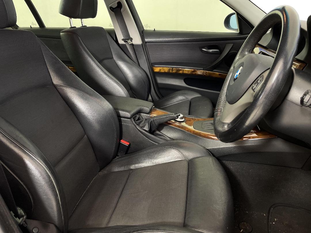 Photo '16' of BMW 320I