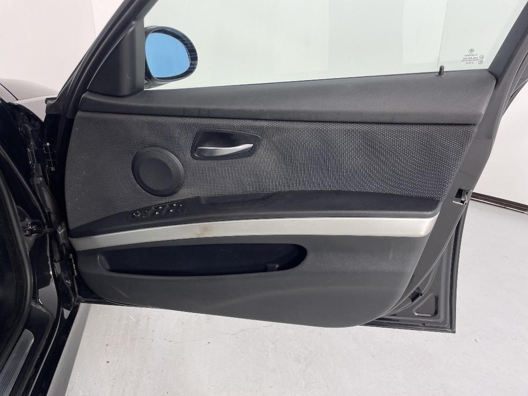 Photo '15' of BMW 320I Photo '15' of BMW 320I