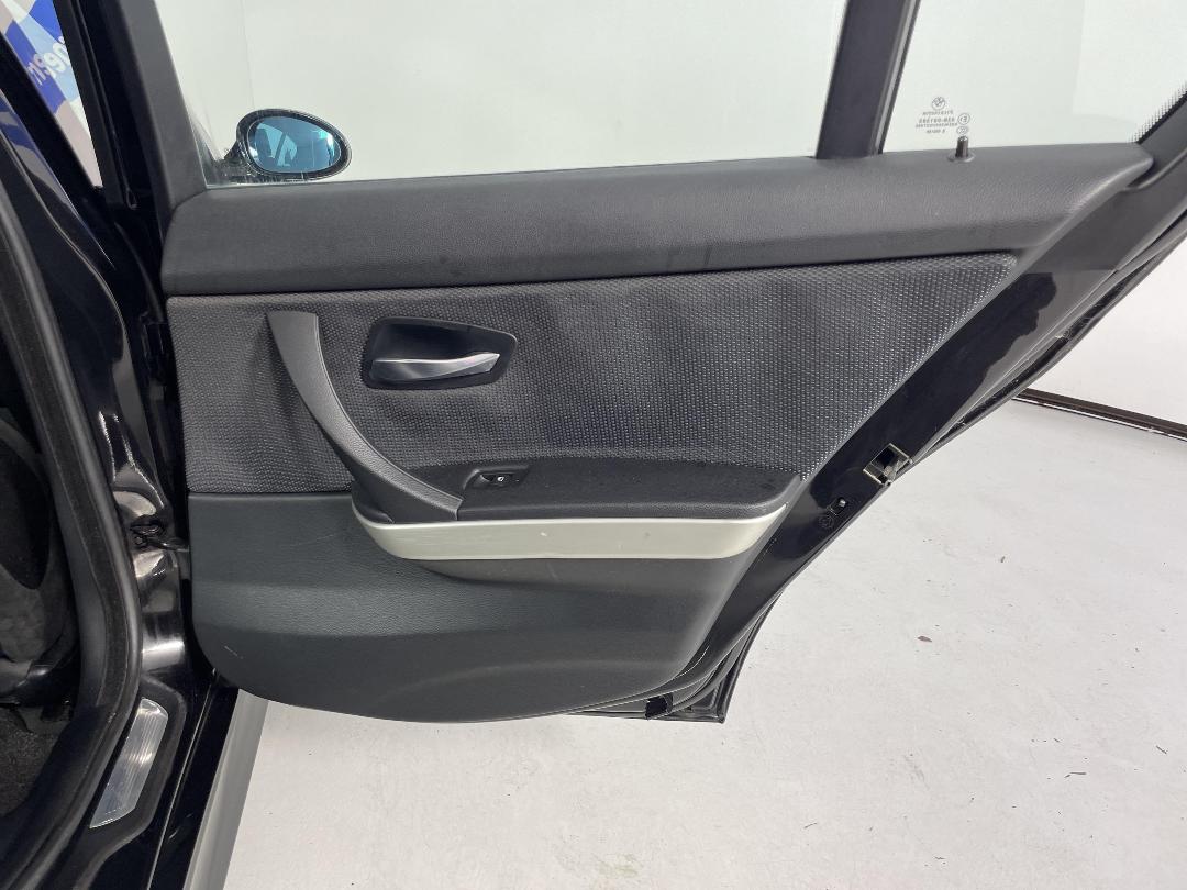 Photo '19' of BMW 320I Photo '19' of BMW 320I