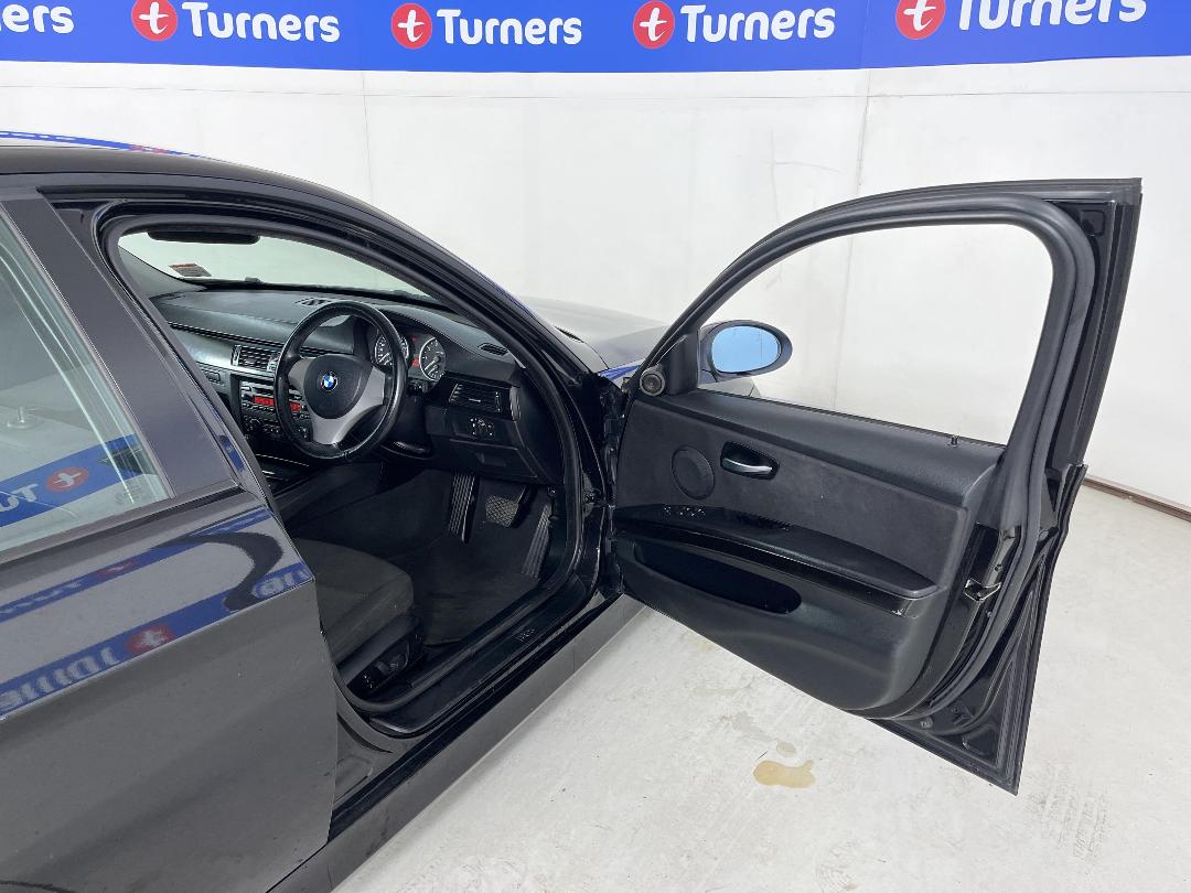 Photo '15' of BMW 320I