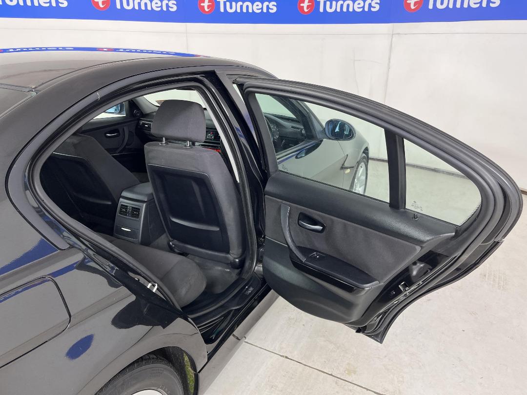 Photo '19' of BMW 320I