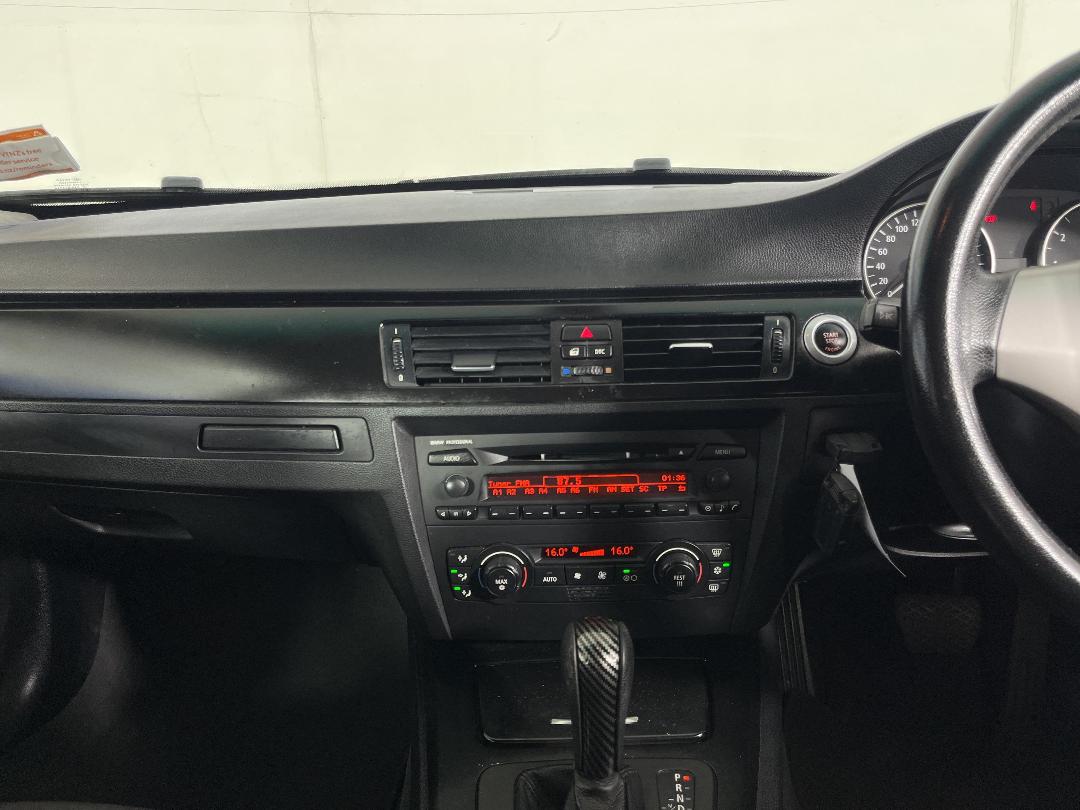 Photo '18' of BMW 320I