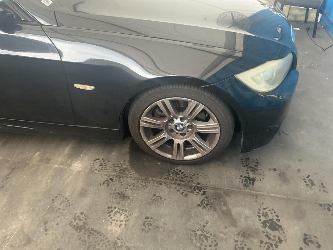 Photo '2' of BMW 323I