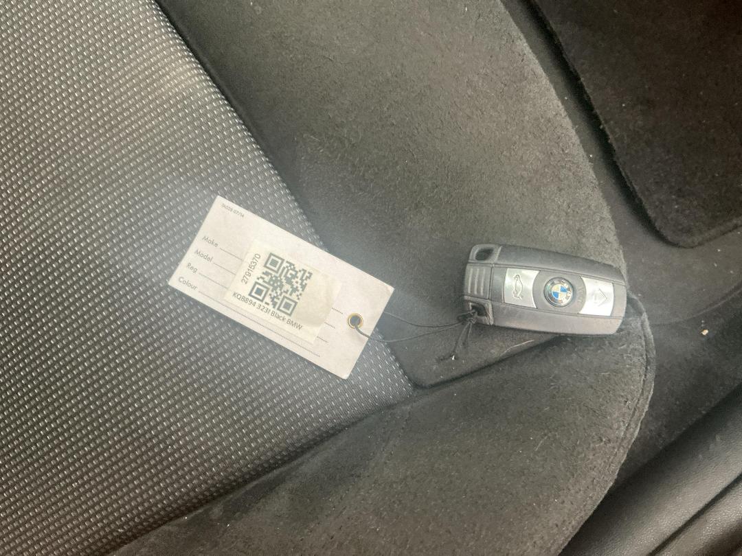 Photo '18' of BMW 323I