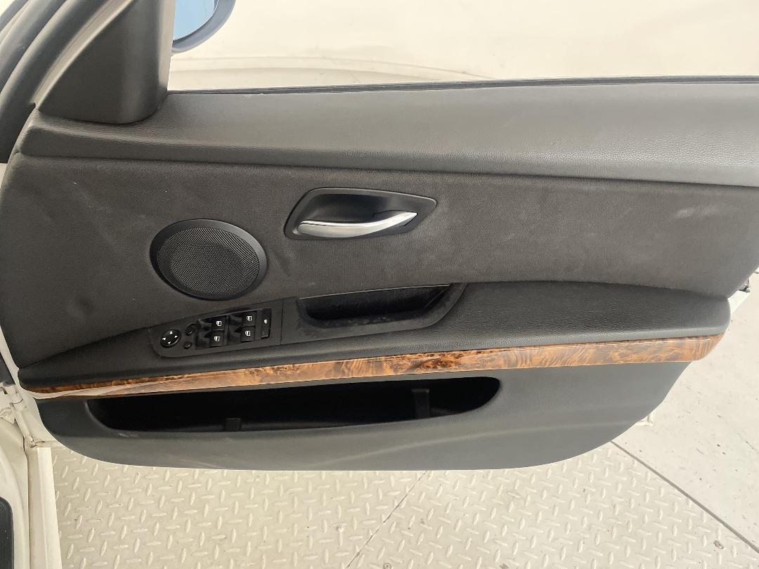 Photo '15' of BMW 323I Photo '15' of BMW 323I